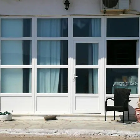 Kikilia's & Stelio's * Adamantas (Milos)