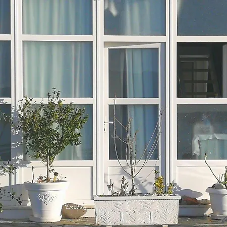 Kikilia's & Stelio's דירה