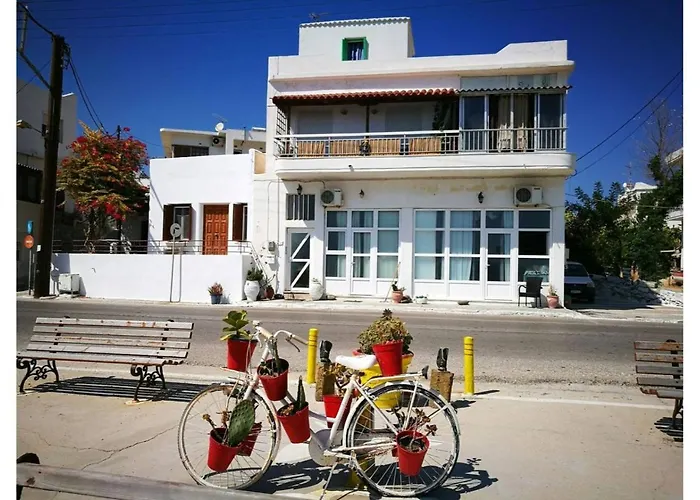 Kikilia's & Stelio's * Adamantas (Milos)