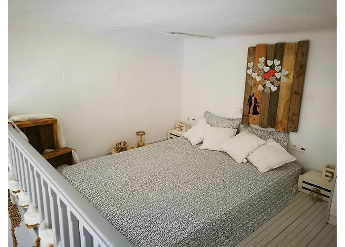 Kikilia's & Stelio's * Adamantas (Milos)