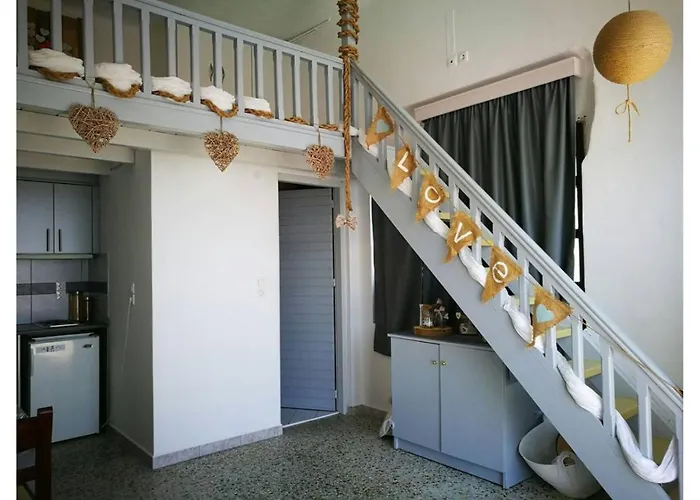 Kikilia's & Stelio's * Adamantas (Milos)