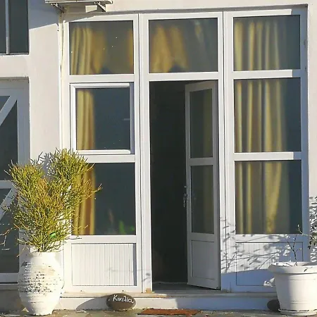 Kikilia's & Stelio's Daire Adamantas (Milos)